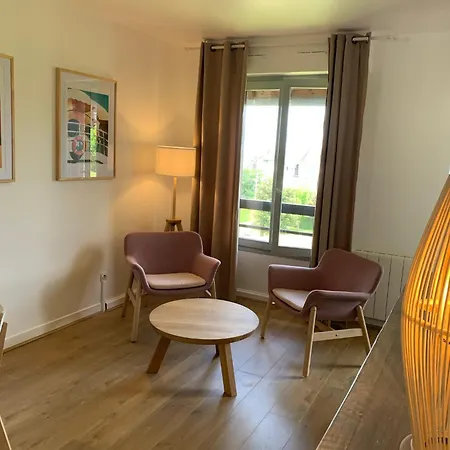 Апартаменты L'appartement Vue Mer De La Des Rosiers - Sur Mer Трувиль-сюр-Мер